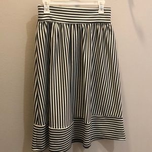 High waisted, A line skirt